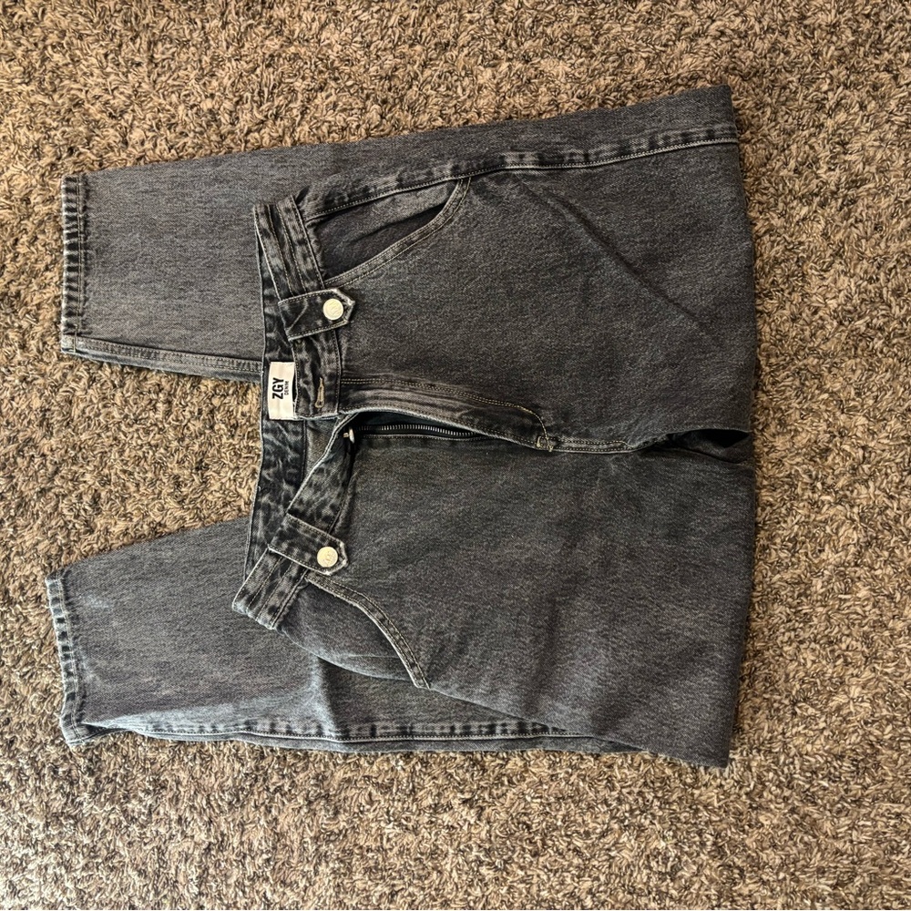 Black Jeans (no holes)